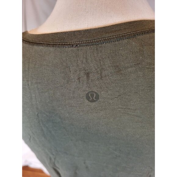 Womans Lululemon Size 4 Olive Green Cross‎ Over Short Sleeve - Picture 5 of 5